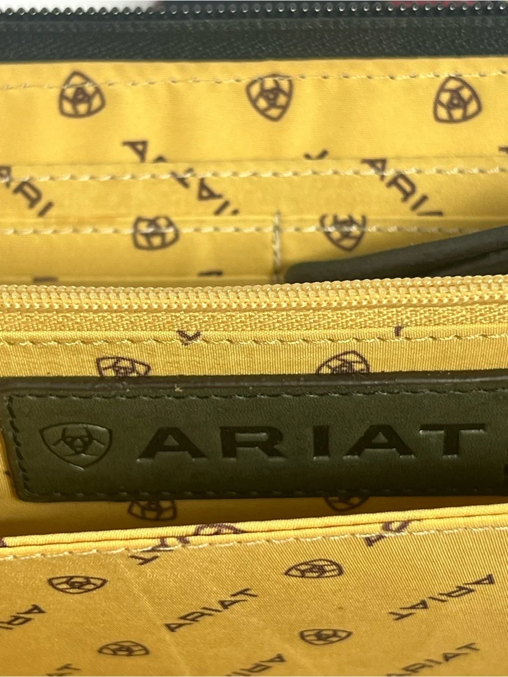 Ariat Serape Leopard Women’s Crossbody Wallet Wristlet Western Cowgirl Wallet